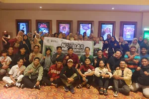 Nobar Film “Perjalanan Pembuktian Cinta”, Keluarga Besar Alumni Husnul Khotimah Padati Bioskop