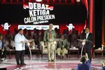 Demokrasi Melankolis: Menangisi Prabowo di Medsos, Simpati atau Orkestrasi?