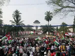 Aksi Teatrikal Gaza Gegerkan Bandung Saat Ribuan Warga Padati Gedung Sate