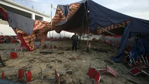 Serangan Bunuh Diri di Pakistan, 44 Orang Tewas