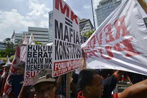 Krisis Demokrasi Indonesia: Antara Konstitusi dan Kenyataan