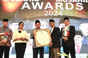 Majelis Ulama Indonesia Anugerahi Jusuf Kalla dan Retno Marsudi “MUI Mujahid dan Mujahidah Awards”