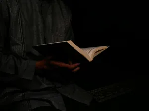 Jika Tidak Putus Asa dan Kufur Maka Sombong Disertai Bangga Diri (Tadabbur Surah Huud ayat 9-11)