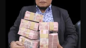 Kuasa Uang dan Elite Bermental "Dubuk"