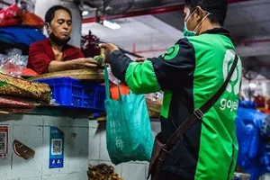 Jeritan Rakyat yang Terabaikan dan Tembok Istana yang Terlalu Tebal untuk Mendengar