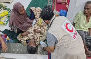 Layanan Kesehatan Jelang Tengah Malam di Gampong Meunasah Lhok