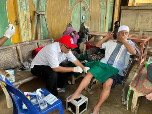 Ikhtiar Kemanusiaan Tenaga Medis di Aceh Tamiang