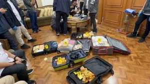 Tontonan untuk Rakyat: Drama Jampidsus, Emas 74 Kilo, Duit 543 Miliar