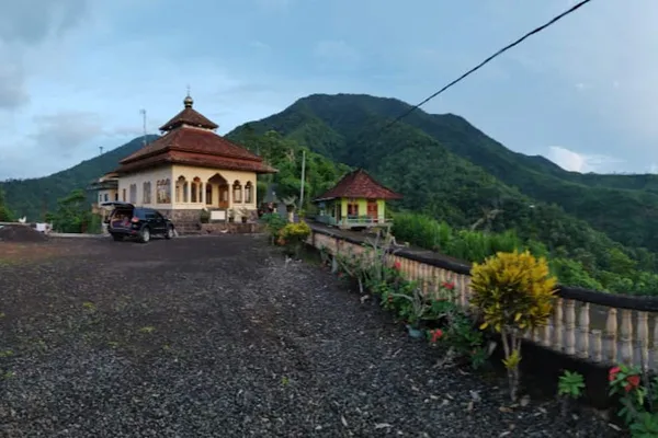Masjid di Atas Awan: Hidden Gem Religi di Pulau Bali