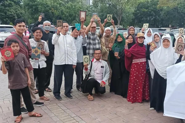 Gerakan Memuliakan Al-Quran di Car Free Day Jakarta