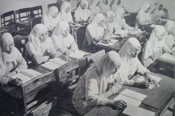 Perjuangan Mengenakan Jilbab, Hingga Diberhentikan dari SMA Negeri