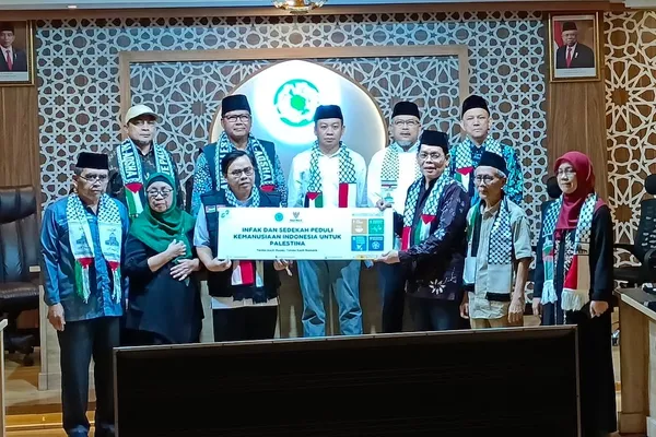 MUI Serahkan Bantuan 25 Miliar Rupiah untuk Palestina