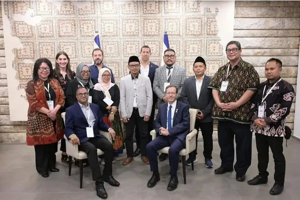 Beredar Foto “Lima Tokoh Muda NU” Bertemu Presiden Israel