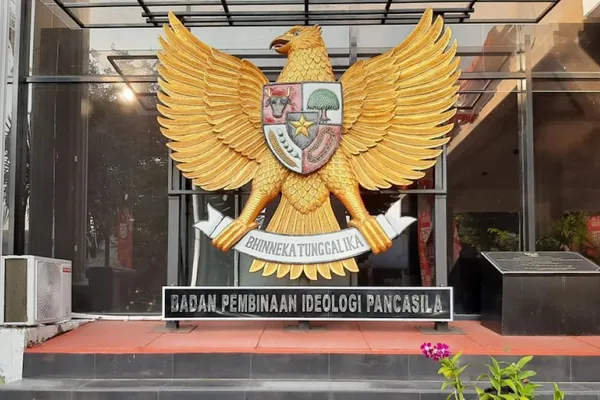 Bubarkan BPIP, Indonesia Tetap Pancasila!