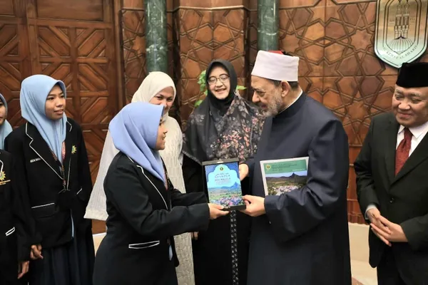 Din Syamsuddin Bertemu Syaikh Al-Azhar di Kairo: Persaudaraan Kemanusiaan Adalah Ajaran Islam