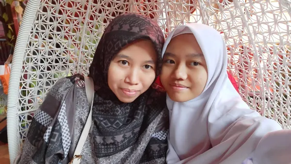 Utin dan Hayfa: Potret Keluarga dengan Budaya Literasi yang Tinggi