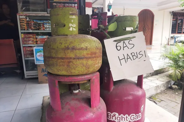 Gas Melon dan Sopir Angkot