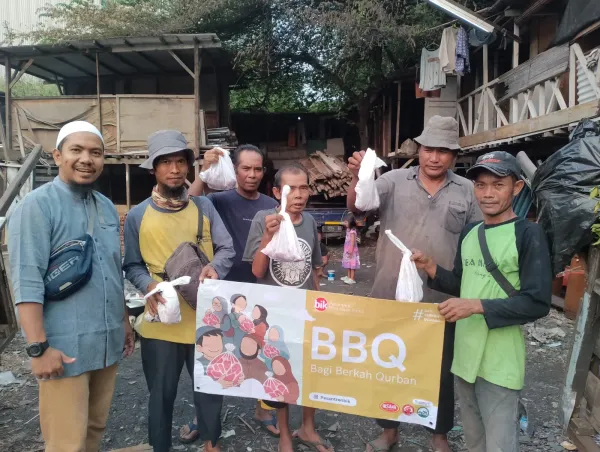 Bagikan Lebih dari 1000 Paket, Pesantren BIK Jakarta Tebar Manfaat Qurban