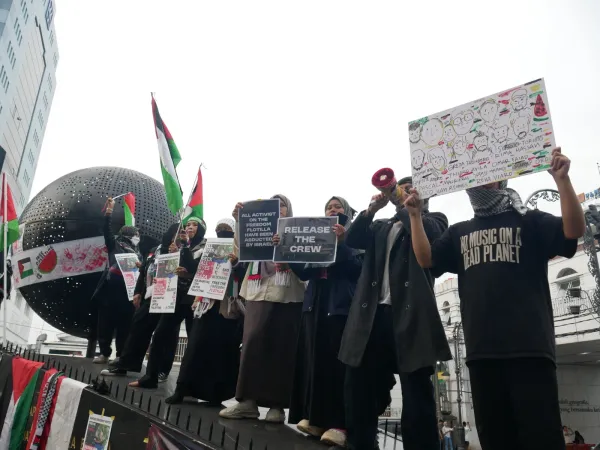Berbagai Komunitas Peduli Palestina Bandung Protes Penculikan Aktivis Kemanusiaan dalam Kapal Madleen oleh Penjajah Israel