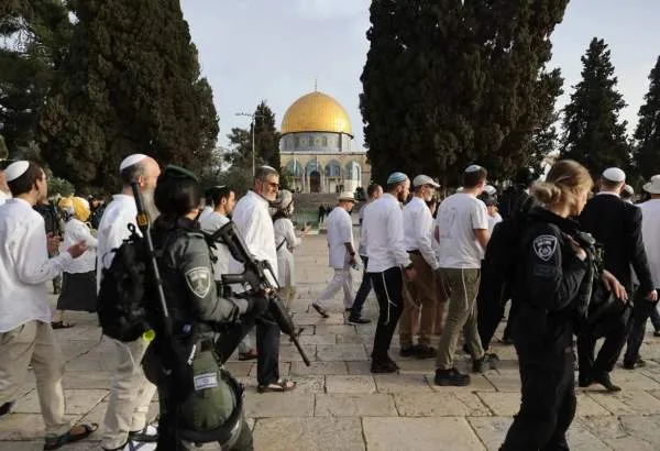 Astaghfirullah! Ribuan Penjajah Duduki Masjid Suci Al-Aqsa