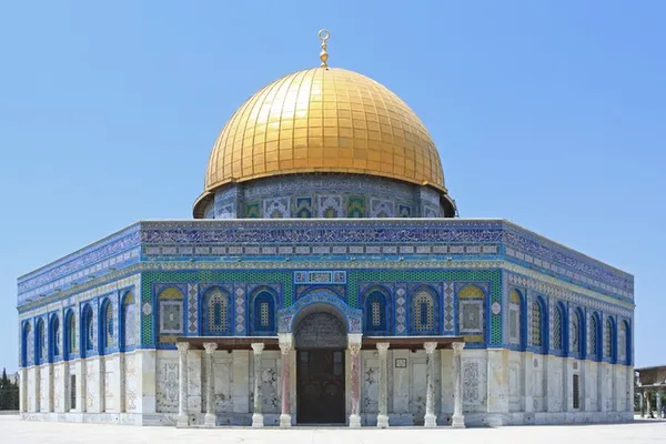 Dari Revolusi Al-Buraq hingga Pembakaran Al-Aqsa: Benang Merah Perlawanan Palestina yang Tak Pernah Padam