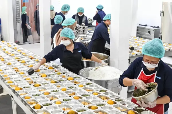 Peduli Bencana Sumatera 2025: Saat Anak Libur Sekolah, Moratorium MBG Harus Segera Dijalankan