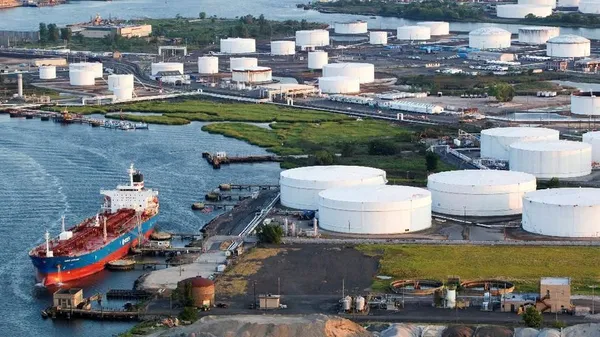 Indonesia Tanpa Cadangan Minyak Strategis: Ancaman Nyata di Tengah Geopolitik Energi Dunia
