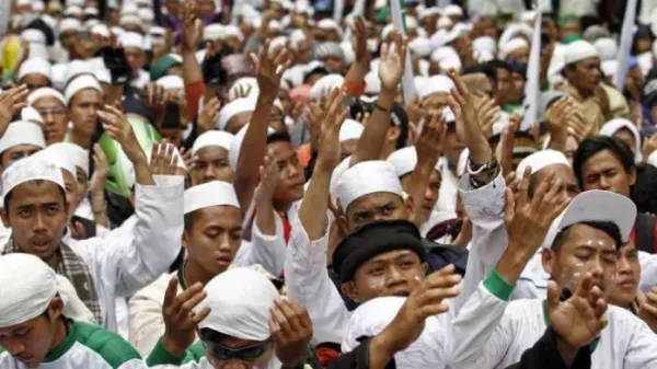 Kesenjangan Elite Agama dan Akar Rumput
